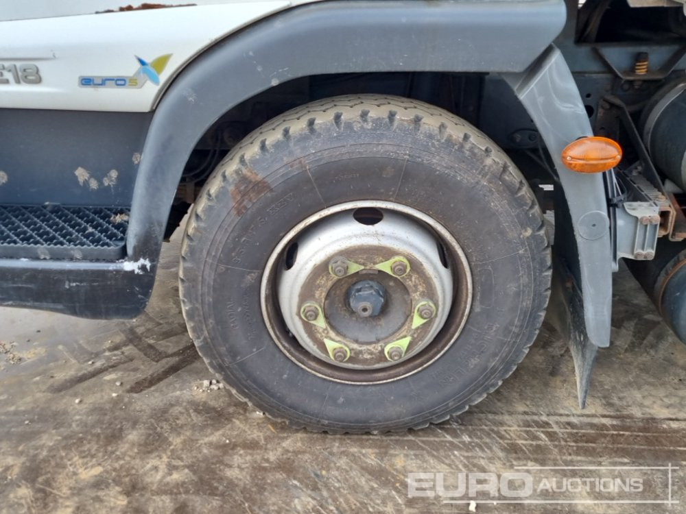 Autocisterna Iveco 100E18: foto 9