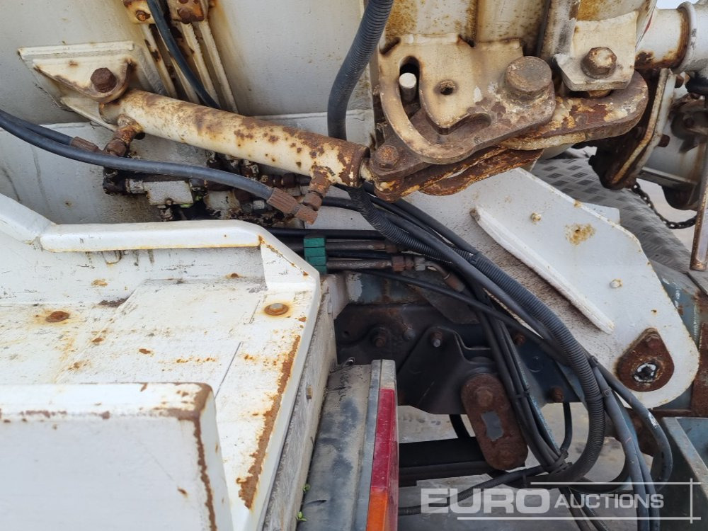 Autocisterna Iveco 100E18: foto 18