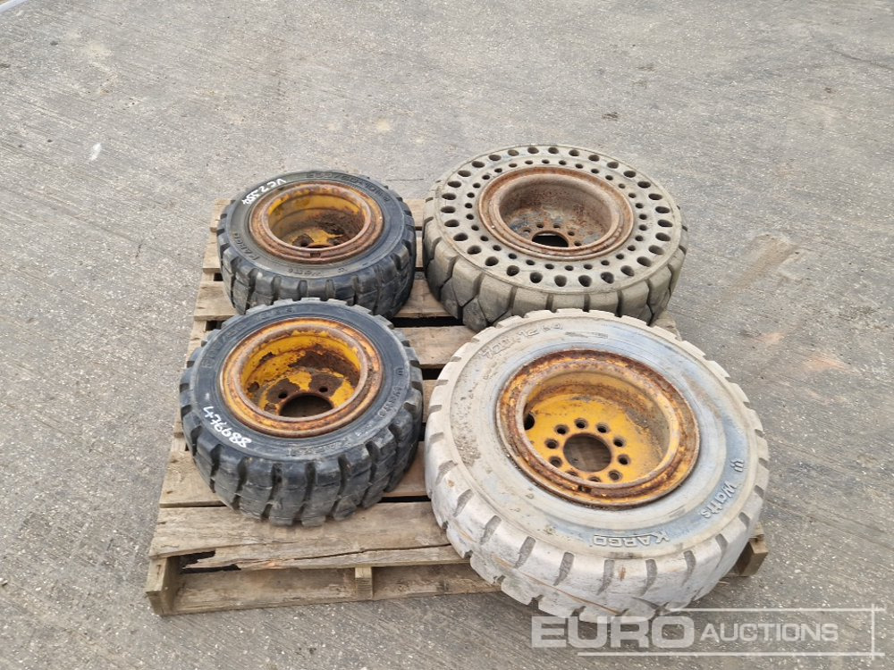 JCB Selection of Tyres to suit Teletruck - Padanga: foto 2 JCB Selection of Tyres to suit Teletruck - Padanga: foto 2