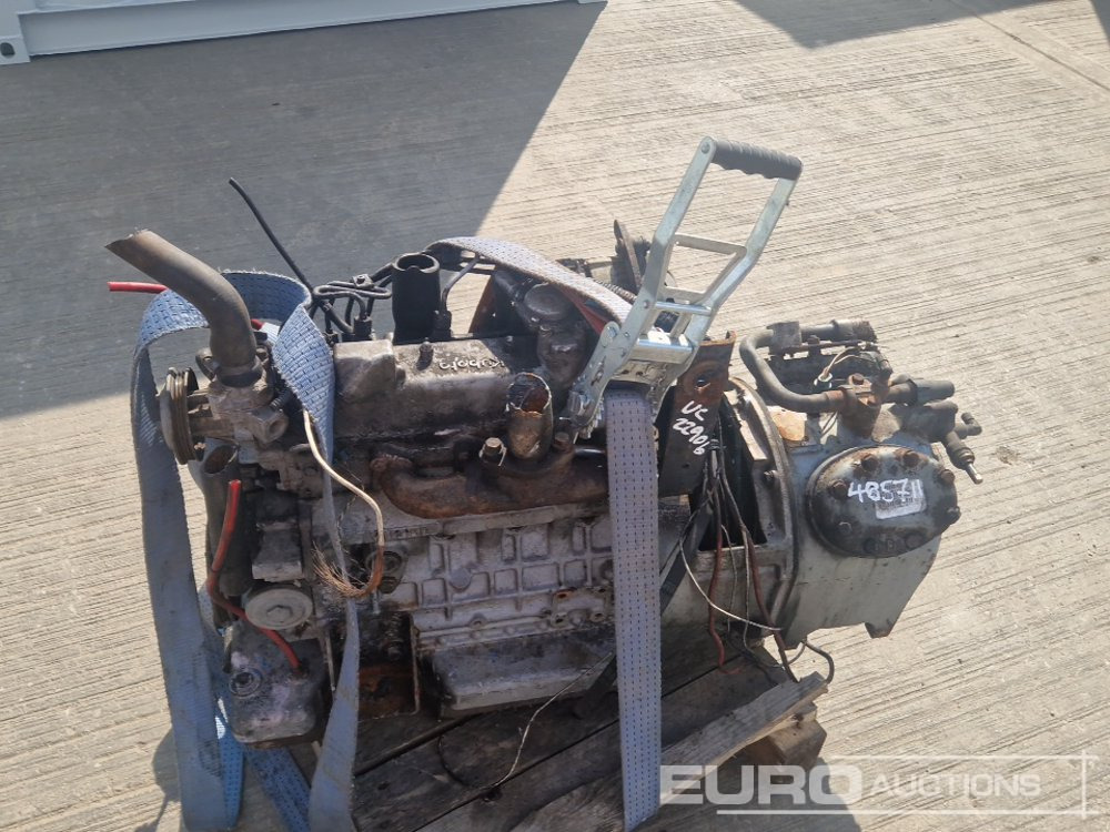 Kubota 4 Cylinder Engine, Pump - Variklis: foto 2 Kubota 4 Cylinder Engine, Pump - Variklis: foto 2