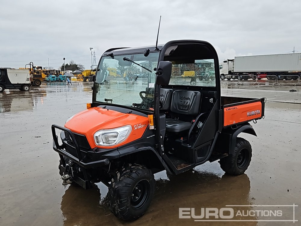 Kubota RTVX900 - Keturratis: foto 1 Kubota RTVX900 - Keturratis: foto 1