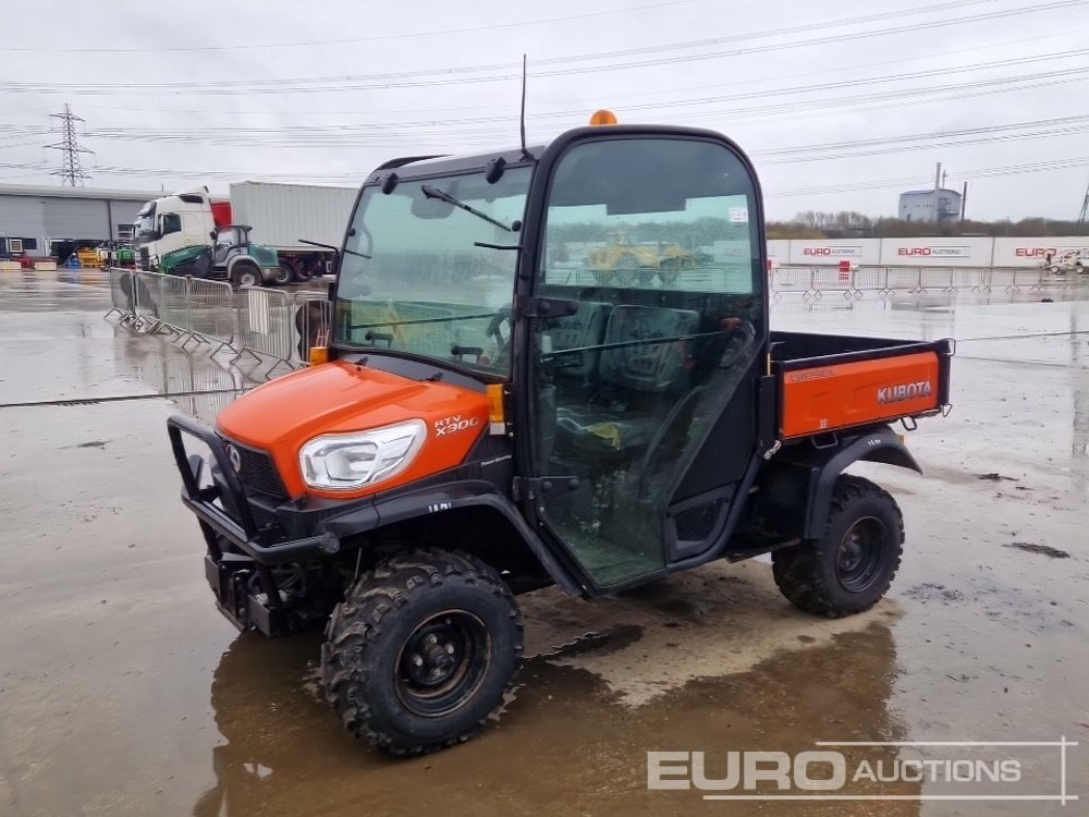 Kubota RTVX900 - Keturratis: foto 1 Kubota RTVX900 - Keturratis: foto 1