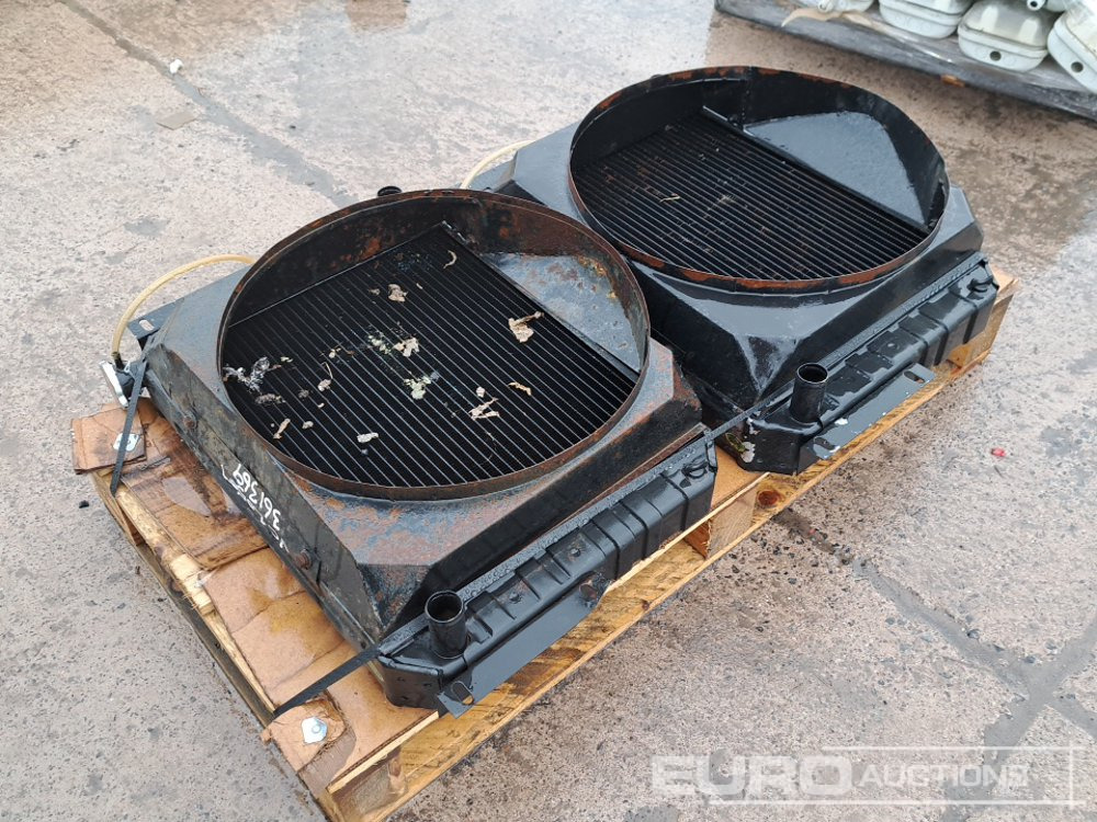 Machine Radiator (2 of) - Statybinė įranga: foto 3 Machine Radiator (2 of) - Statybinė įranga: foto 3