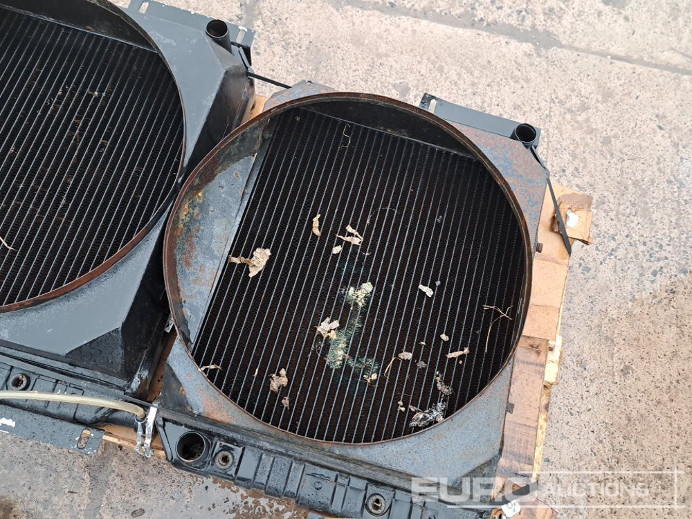 Machine Radiator (2 of) - Statybinė įranga: foto 5 Machine Radiator (2 of) - Statybinė įranga: foto 5