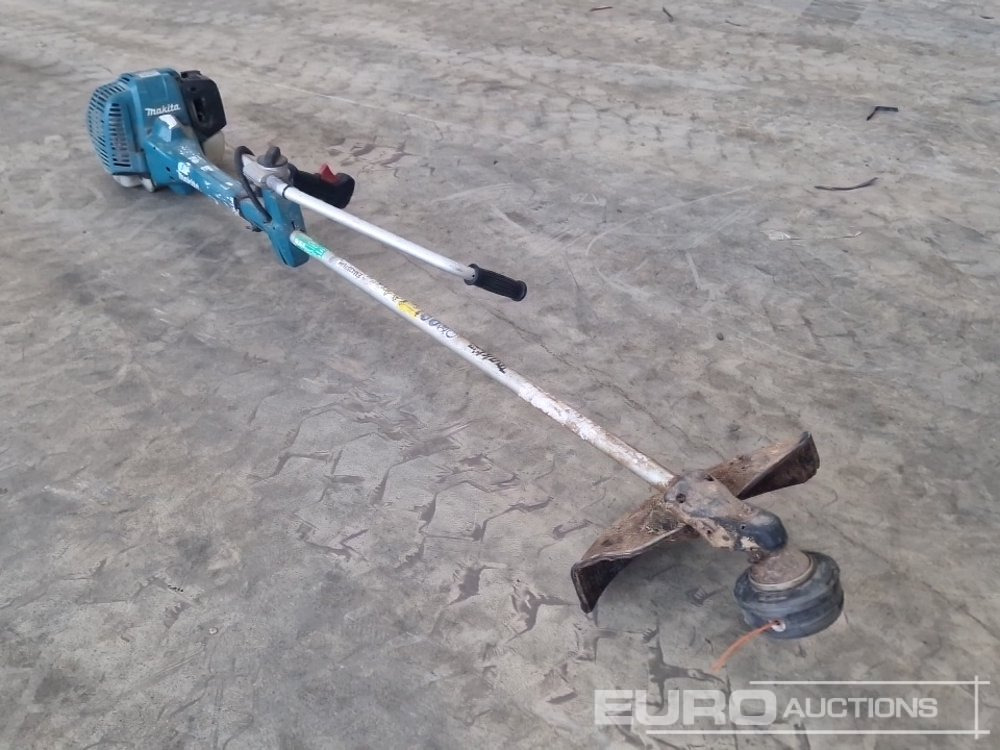 Makita Petrol Strimmer - Garažo įranga: foto 4 Makita Petrol Strimmer - Garažo įranga: foto 4