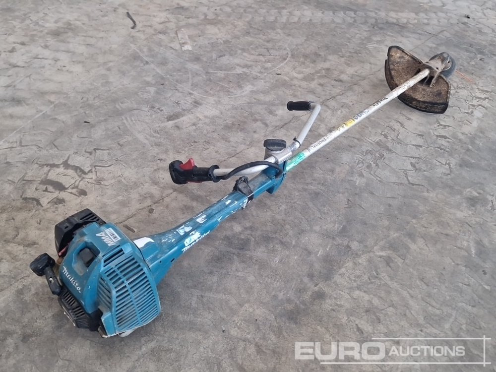 Makita Petrol Strimmer - Garažo įranga: foto 3 Makita Petrol Strimmer - Garažo įranga: foto 3