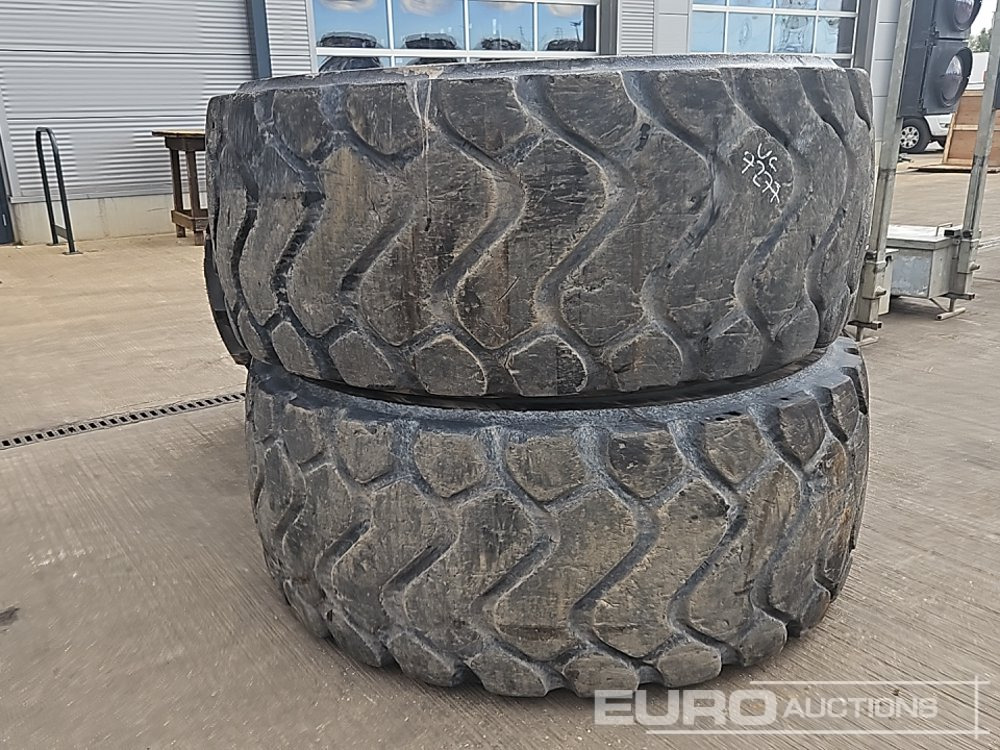 Michelin 26.5R25 Tyre (2 of), 500/70-24 Tye & Rim - Padanga: foto 5 Michelin 26.5R25 Tyre (2 of), 500/70-24 Tye & Rim - Padanga: foto 5