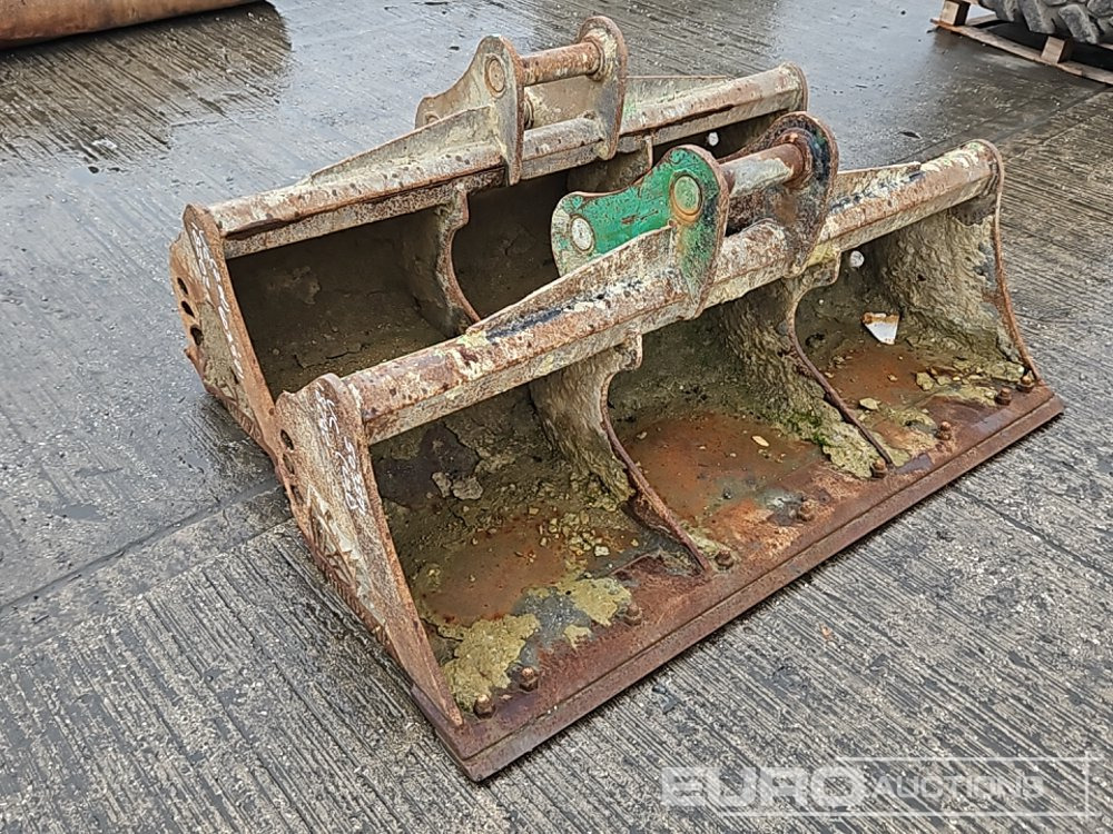 Rhinox 60", 60" Ditching Bucket 60mm Pin to suit 10-12 Ton Excavator - Kaušas: foto 1 Rhinox 60", 60" Ditching Bucket 60mm Pin to suit 10-12 Ton Excavator - Kaušas: foto 1