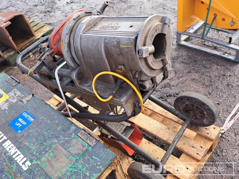 Ridgid 1233 110v Pipe Threading Machine - Garažo įranga: foto 4 Ridgid 1233 110v Pipe Threading Machine - Garažo įranga: foto 4