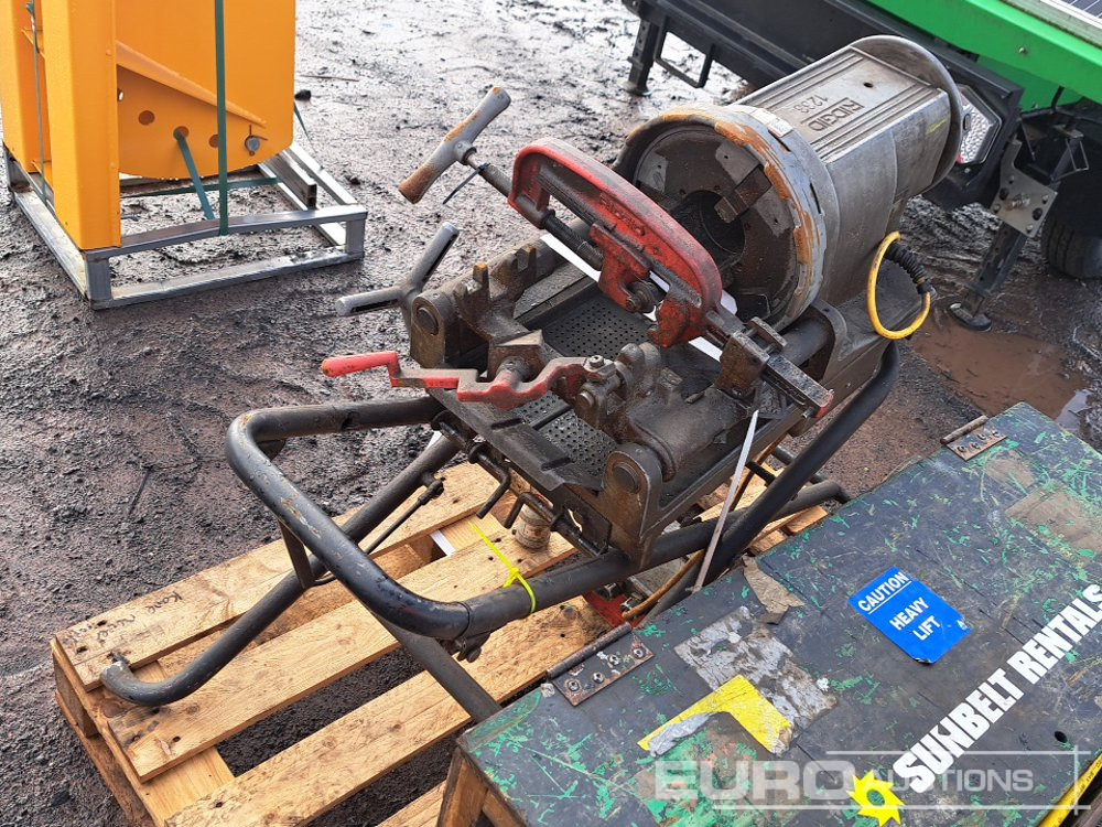 Ridgid 1233 110v Pipe Threading Machine - Garažo įranga: foto 3 Ridgid 1233 110v Pipe Threading Machine - Garažo įranga: foto 3