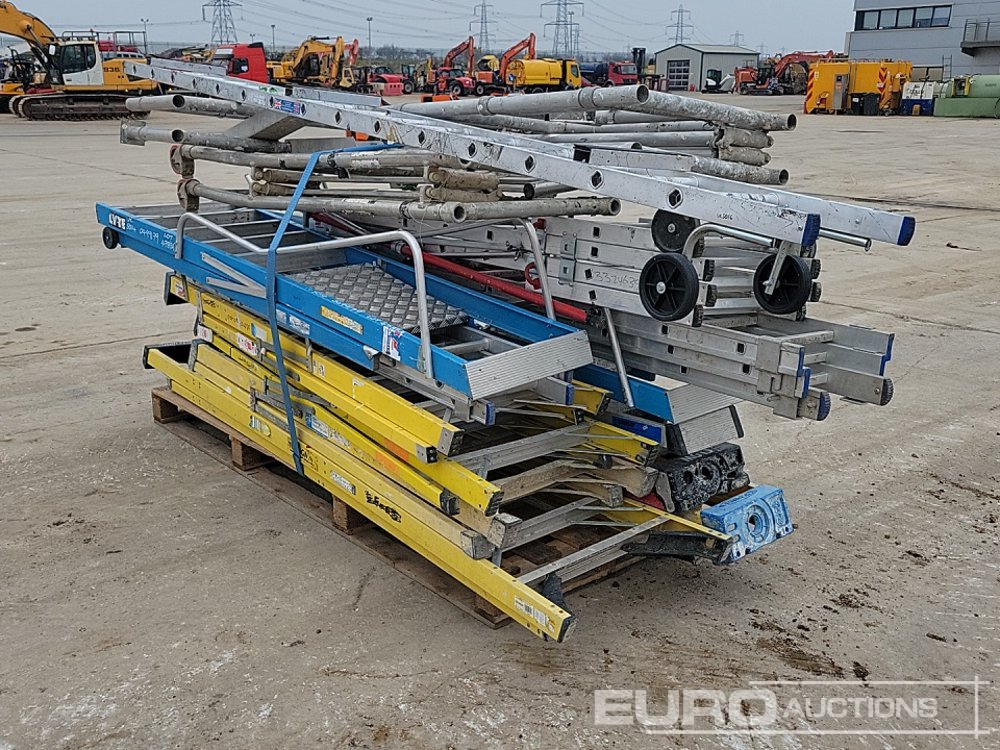 Selection of Various Size Fiberglass & Aluminium Ladders, Aluminium Pop Up Access Platform - Statybinė įranga: foto 3 Selection of Various Size Fiberglass & Aluminium Ladders, Aluminium Pop Up Access Platform - Statybinė įranga: foto 3