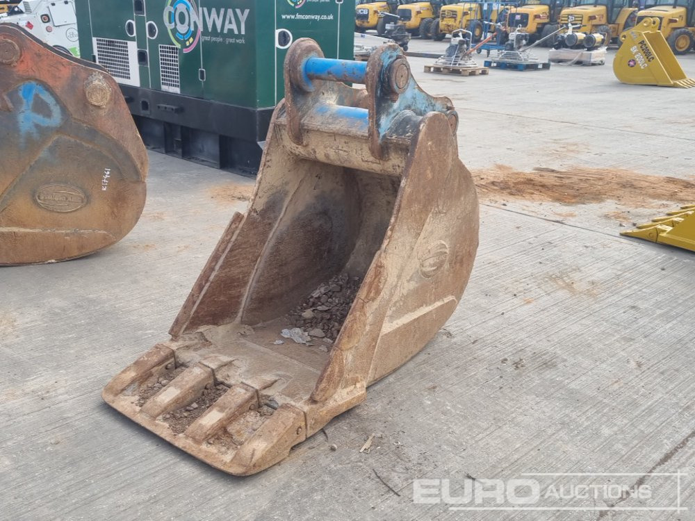 Strickland 30" Digging Bucket 80mm Pin to suit 20 Ton Excavator - Kaušas: foto 1 Strickland 30" Digging Bucket 80mm Pin to suit 20 Ton Excavator - Kaušas: foto 1
