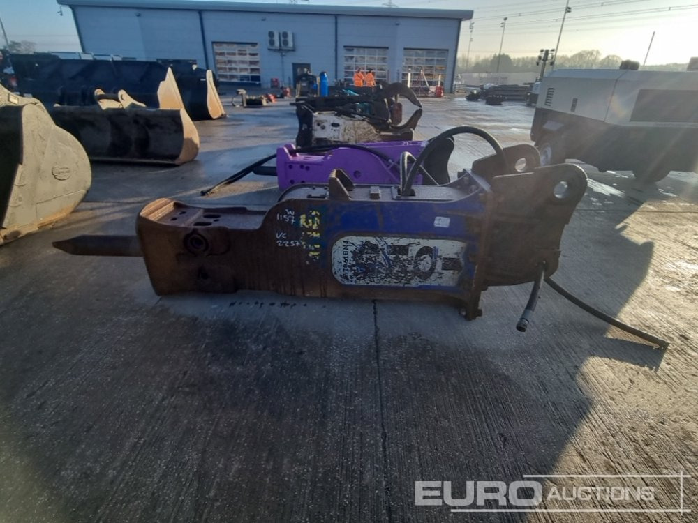 Toku Hydraulic Breaker 80mm Pin to suit 20 Ton Excavator - Hidraulinis kūjis: foto 2 Toku Hydraulic Breaker 80mm Pin to suit 20 Ton Excavator - Hidraulinis kūjis: foto 2