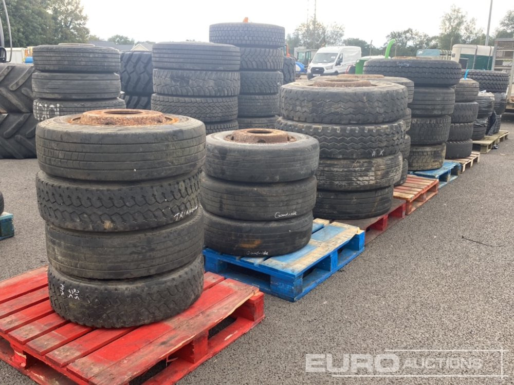 Tyre & Rim to suit Lorry/Trailer (23 of) - Padanga: foto 3 Tyre & Rim to suit Lorry/Trailer (23 of) - Padanga: foto 3