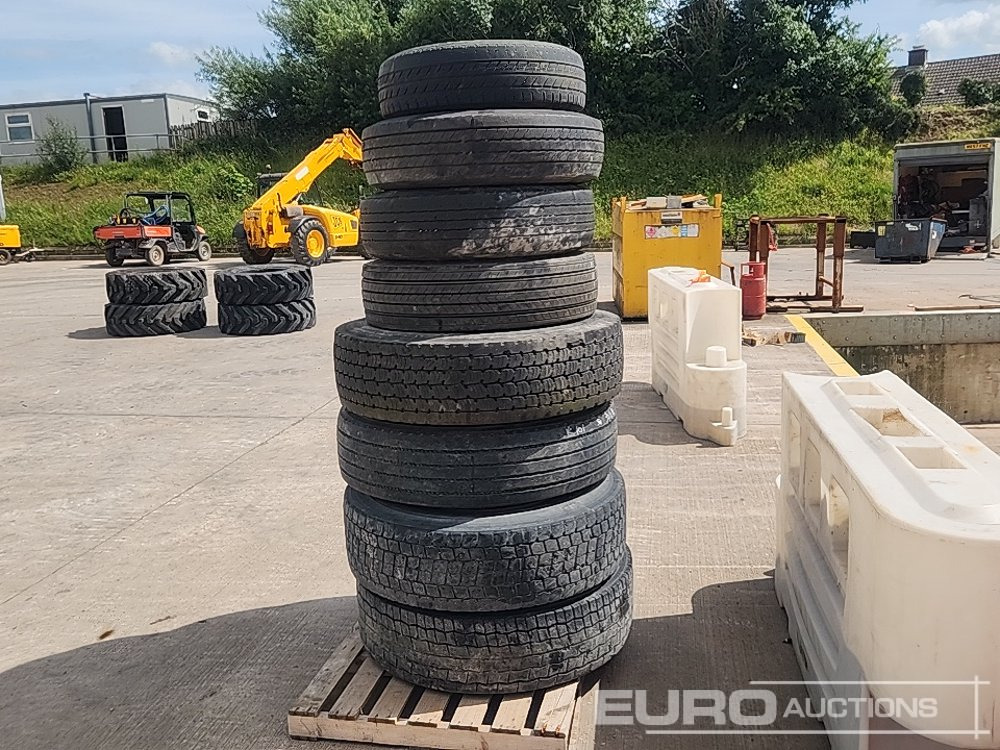 Tyre & Rim to suit Lorry/Trailer (8 of) - Padanga: foto 2 Tyre & Rim to suit Lorry/Trailer (8 of) - Padanga: foto 2