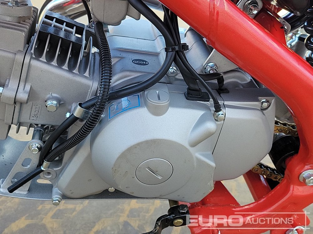 Motociklas Unused 2025 Apollo Thunder 125cc Motorcross Bike, 14" Front, 12" Rear Tyres, Electric Start, Air Cooled, Hydraulic Suspension, Disc Brakes, Lighting Kit (UNASSEMBLED): foto 16 Motociklas Unused 2025 Apollo Thunder 125cc Motorcross Bike, 14" Front, 12" Rear Tyres, Electric Start, Air Cooled, Hydraulic Suspension, Disc Brakes, Lighting Kit (UNASSEMBLED): foto 16