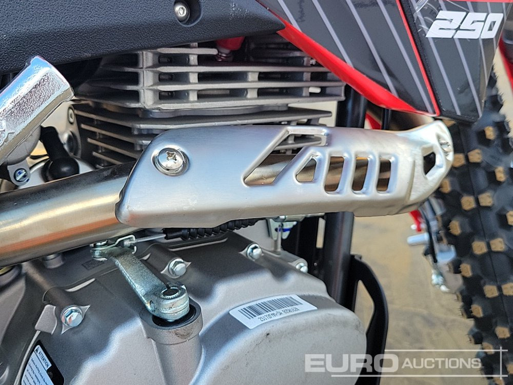 Motociklas Unused 2025 Apollo Thunder 250cc Motorcross Bike, 21" Front, 18" Rear Tyres, Electric Start, Air Cooled, Hydraulic Suspension, Disc Brakes, Lighting Kit (UNASSEMBLED): foto 13