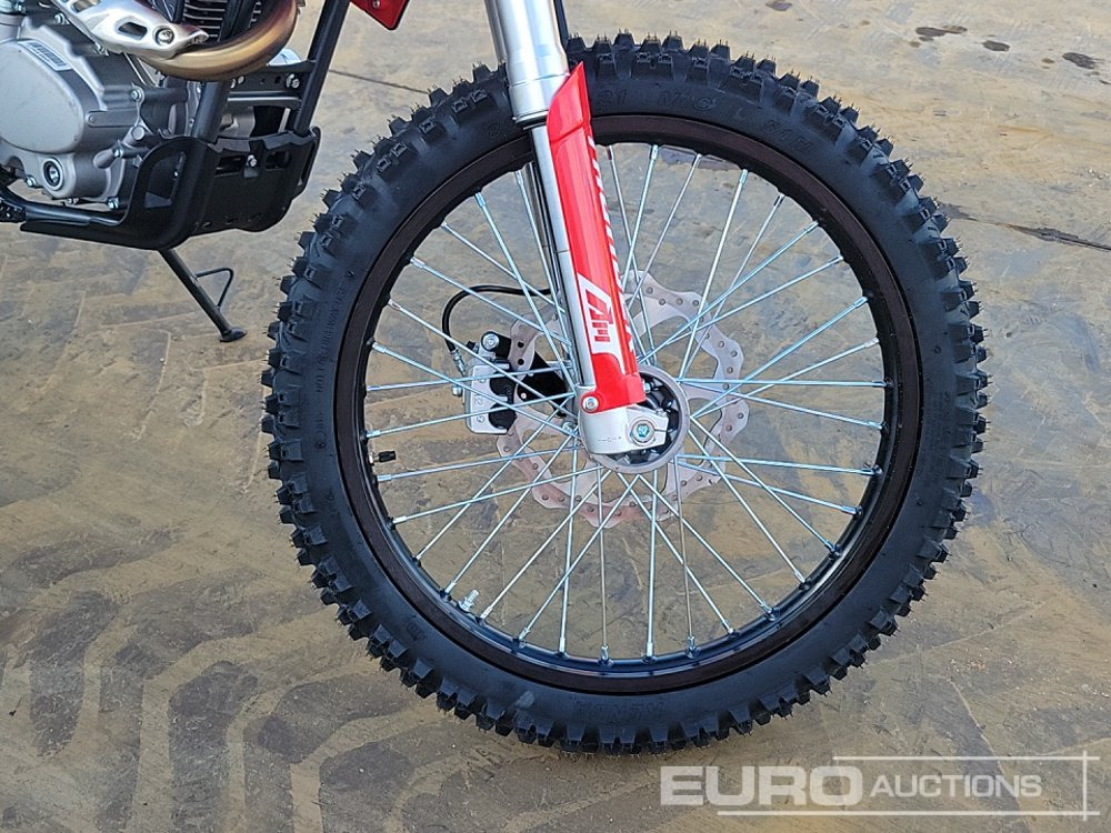 Motociklas Unused 2025 Apollo Thunder 250cc Motorcross Bike, 21" Front, 18" Rear Tyres, Electric Start, Air Cooled, Hydraulic Suspension, Disc Brakes, Lighting Kit (UNASSEMBLED): foto 11