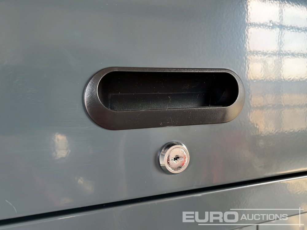 Garažo įranga Unused Boss 2.6m 9 Drawer, 5 Cabinet Tool Station: foto 16