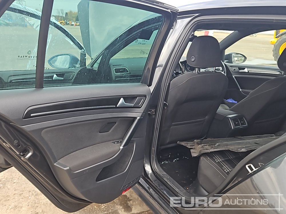 Lengvasis automobilis Volkswagen Golf: foto 19