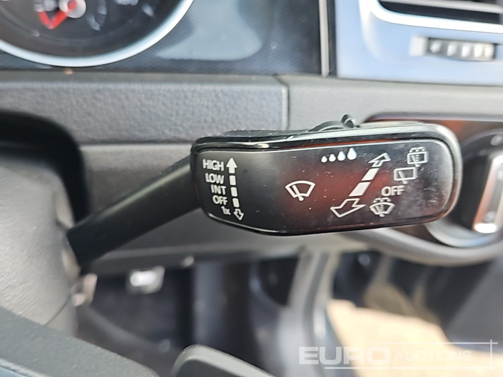 Lengvasis automobilis Volkswagen Golf: foto 34