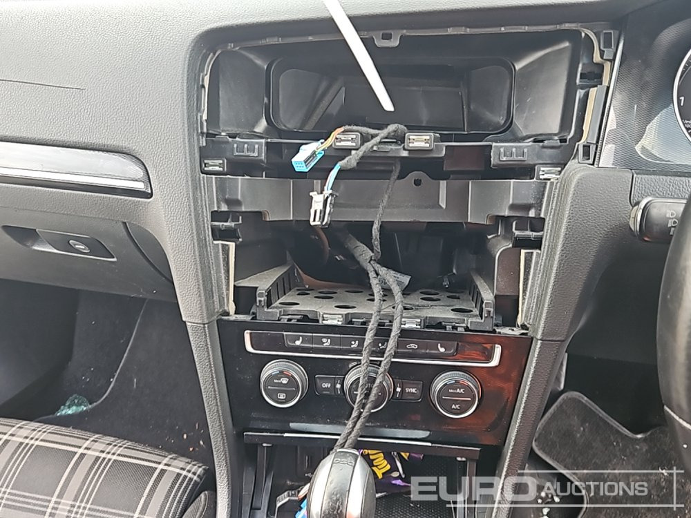 Lengvasis automobilis Volkswagen Golf: foto 31