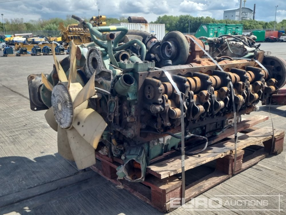 Volvo 6 Cylinder Engine (Pars Missing) - Variklis: foto 1 Volvo 6 Cylinder Engine (Pars Missing) - Variklis: foto 1