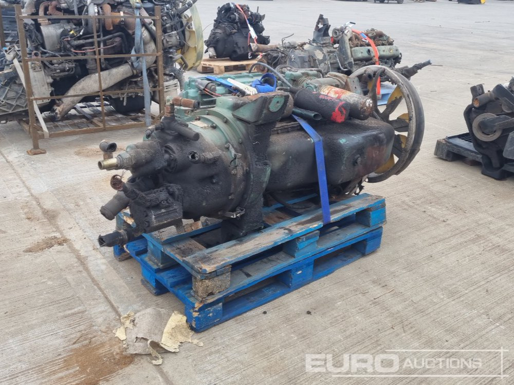 Volvo 6 Cylinder Engine, Pump - Variklis: foto 5 Volvo 6 Cylinder Engine, Pump - Variklis: foto 5