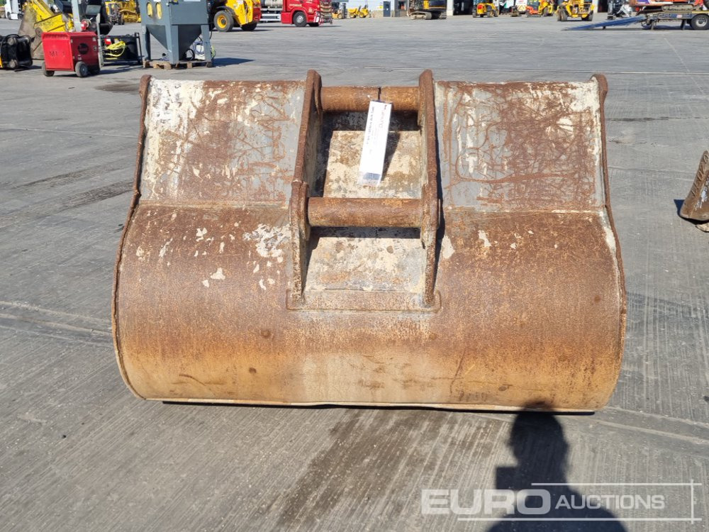 Volvo 60" Scoop Bucket 80mm Pin to suit 20 Ton Excavator - Kaušas: foto 4 Volvo 60" Scoop Bucket 80mm Pin to suit 20 Ton Excavator - Kaušas: foto 4