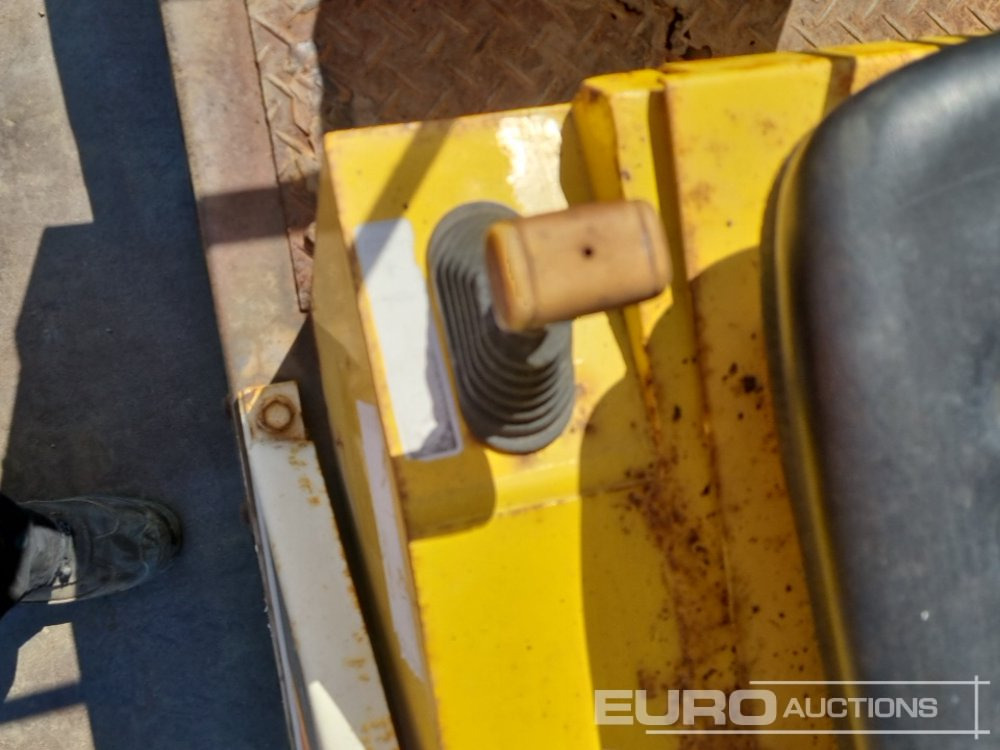 Mini ekskavatorius Yanmar B12-1: foto 36