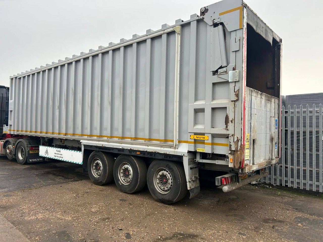 Legras - Su slankiojanciomis grindimis puspriekabė: foto 5 Legras - Su slankiojanciomis grindimis puspriekabė: foto 5