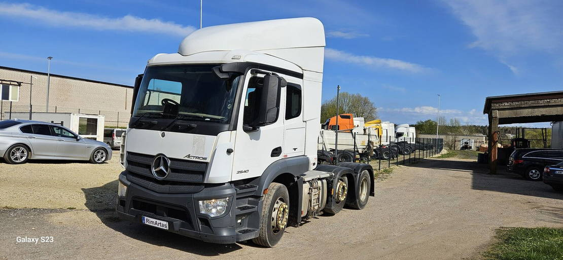 Mercedes-Benz Actros 2540 - Vilkikas: foto 2 Mercedes-Benz Actros 2540 - Vilkikas: foto 2