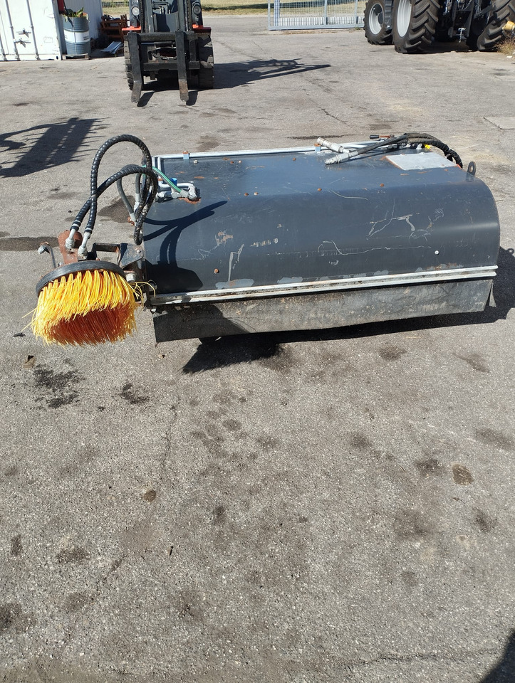 Spazzola usata per SkidLoader Marlia SPZ50 - Rotacinė šluota: foto 1 Spazzola usata per SkidLoader Marlia SPZ50 - Rotacinė šluota: foto 1