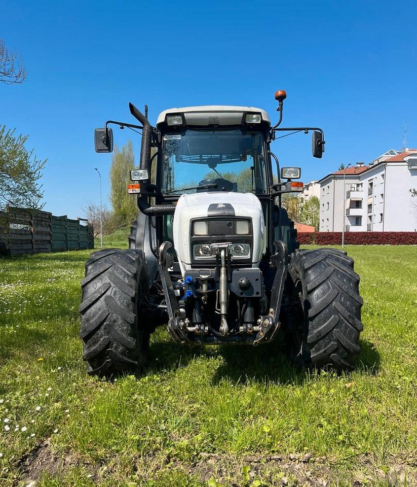 Trattore usato Lamborghini Spire 90.4 - 2015 - Traktorius: foto 3 Trattore usato Lamborghini Spire 90.4 - 2015 - Traktorius: foto 3
