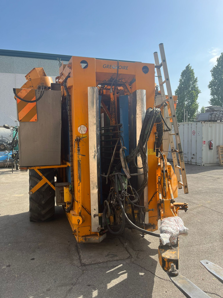 Vendemmiatrice usata Grégoire G60I - Vynuogių derliaus nuėmimo mašinos: foto 4 Vendemmiatrice usata Grégoire G60I - Vynuogių derliaus nuėmimo mašinos: foto 4