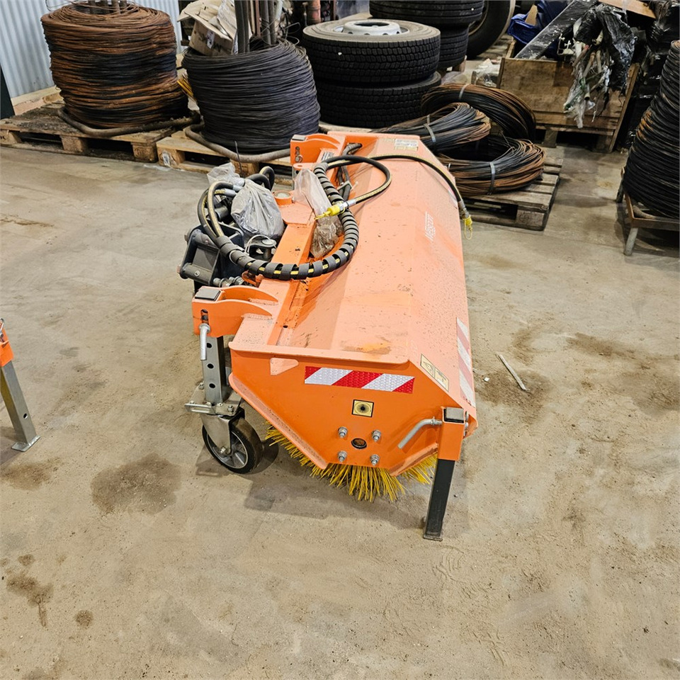 BM ZE150 - Rotacinė šluota: foto 2 BM ZE150 - Rotacinė šluota: foto 2