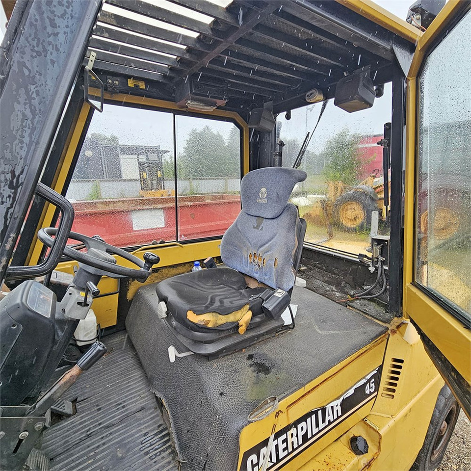 Šakinis krautuvas Caterpillar DP45: foto 10 Šakinis krautuvas Caterpillar DP45: foto 10