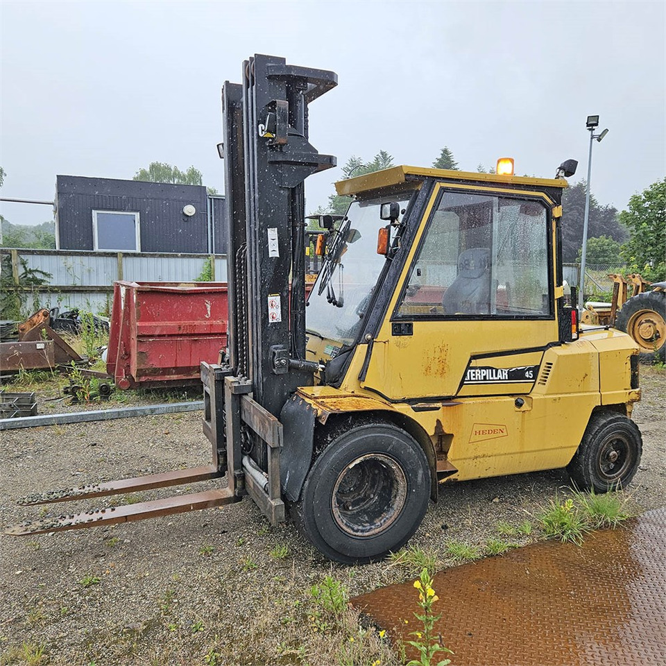 Caterpillar DP45 - Šakinis krautuvas: foto 1 Caterpillar DP45 - Šakinis krautuvas: foto 1