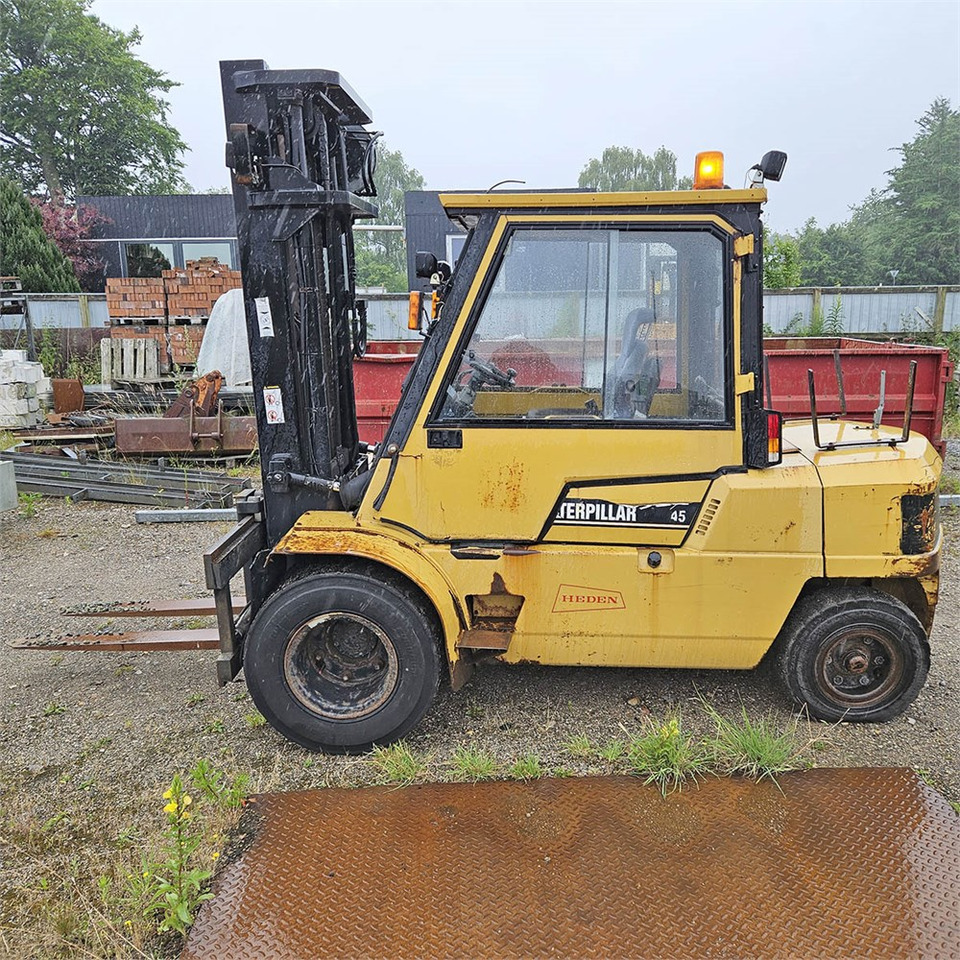 Caterpillar DP45 - Šakinis krautuvas: foto 2 Caterpillar DP45 - Šakinis krautuvas: foto 2