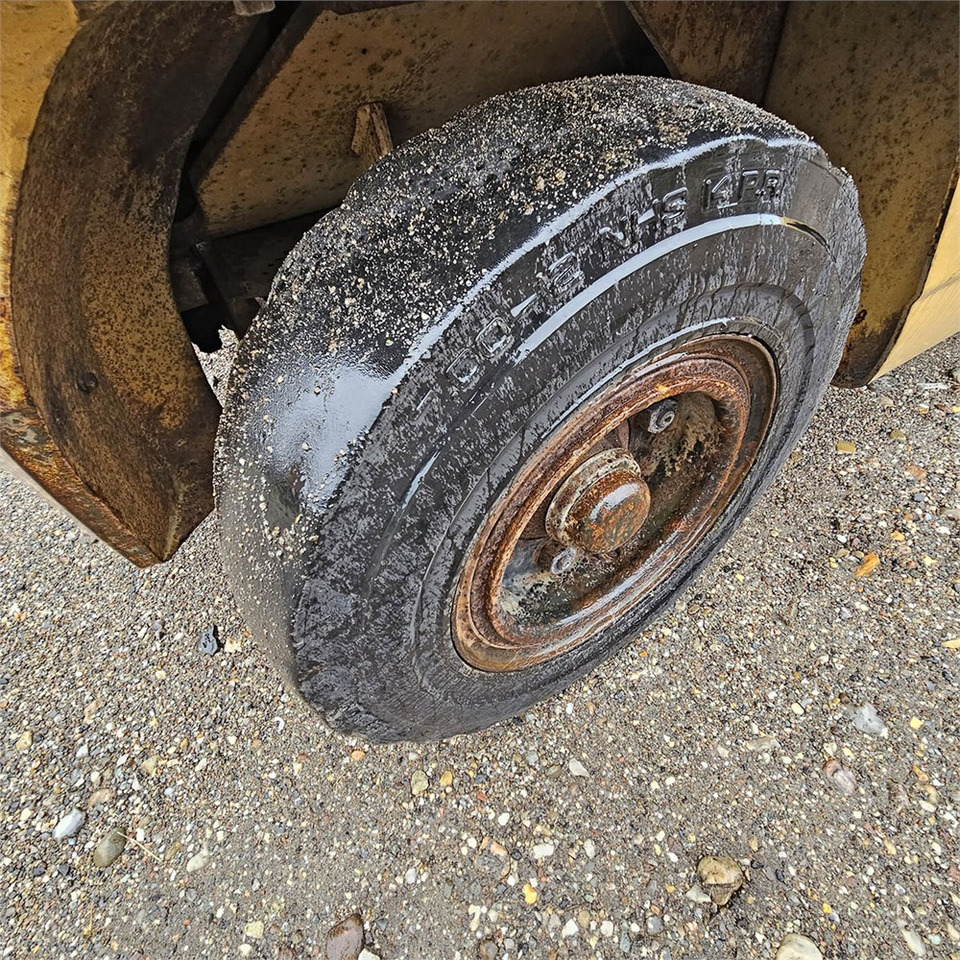 Šakinis krautuvas Caterpillar DP45: foto 32 Šakinis krautuvas Caterpillar DP45: foto 32