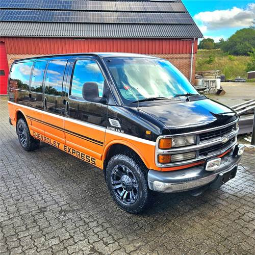 Chevrolet Express Van 2500 - Keleivinis furgonas: foto 1 Chevrolet Express Van 2500 - Keleivinis furgonas: foto 1