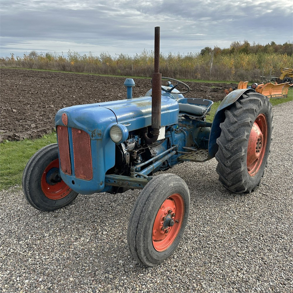 Ford Dexta T3 - Traktorius: foto 3 Ford Dexta T3 - Traktorius: foto 3