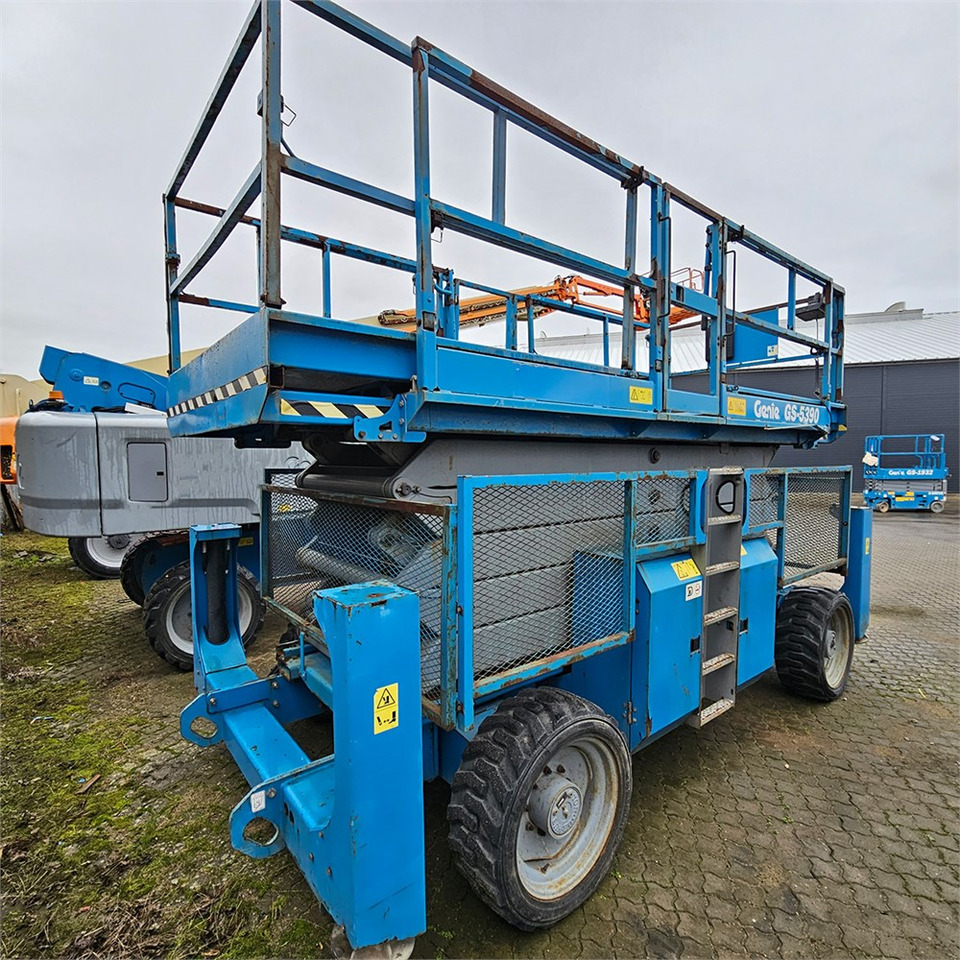 Žirklinis keltuvas Genie GS-5390: foto 7