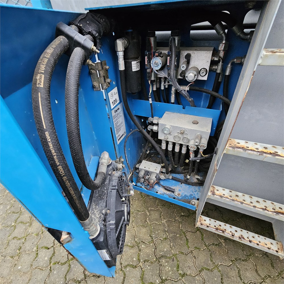 Žirklinis keltuvas Genie GS-5390: foto 25