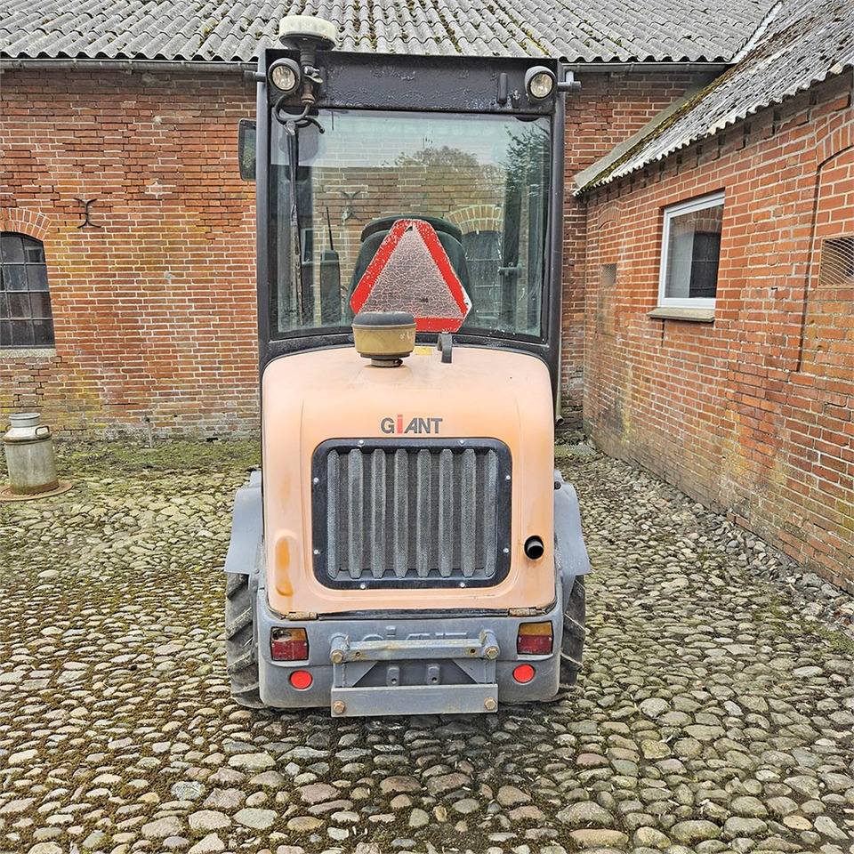 Giant V452T HD - Ratinis krautuvas: foto 5 Giant V452T HD - Ratinis krautuvas: foto 5