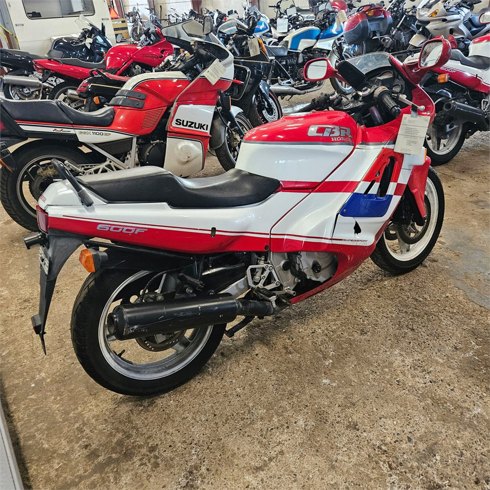 Honda CBR600F Super sport - Motociklas: foto 5 Honda CBR600F Super sport - Motociklas: foto 5