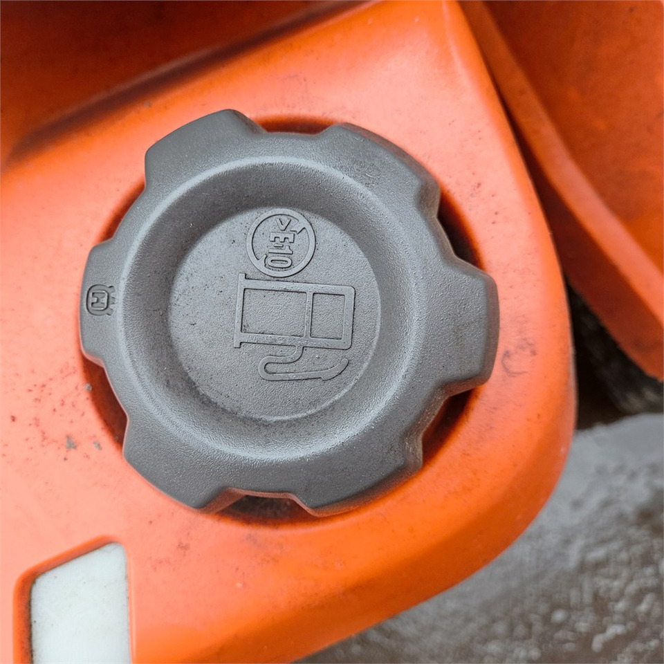Vejapjovė Husqvarna R213C: foto 23