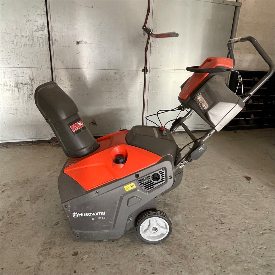 Husqvarna ST 121 E - Technika sodui ir daržui: foto 2 Husqvarna ST 121 E - Technika sodui ir daržui: foto 2