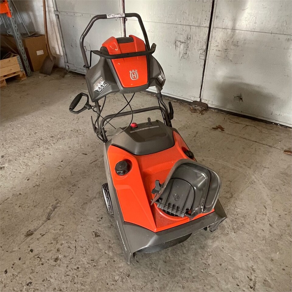 Husqvarna ST 121 E - Technika sodui ir daržui: foto 3 Husqvarna ST 121 E - Technika sodui ir daržui: foto 3