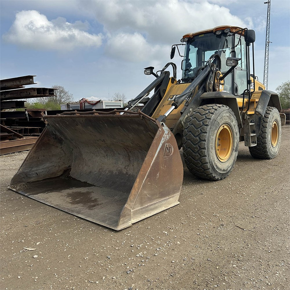 JCB 437 HT - Ratinis krautuvas: foto 3 JCB 437 HT - Ratinis krautuvas: foto 3
